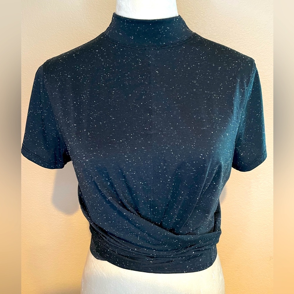 Lululemon NWOT Mock Neck Short Sleeve Tee Size 6